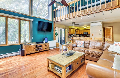 Lake Harmony House | Lake Harmony Resort Home w/Deck + Fire Pit!