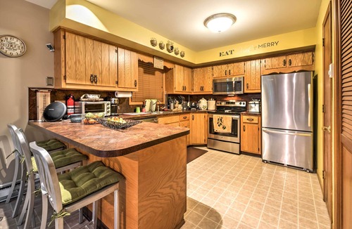 Lake Harmony House | Lake Harmony Resort Home w/Deck + Fire Pit!