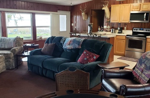 Plymouth Cabin | LAKE HARRIS SIESTA HIDEAWAY 2