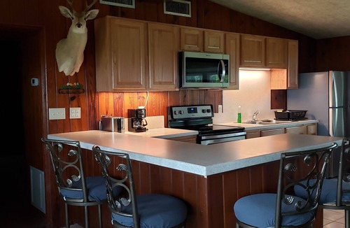 Plymouth Cabin | LAKE HARRIS SIESTA HIDEAWAY 2