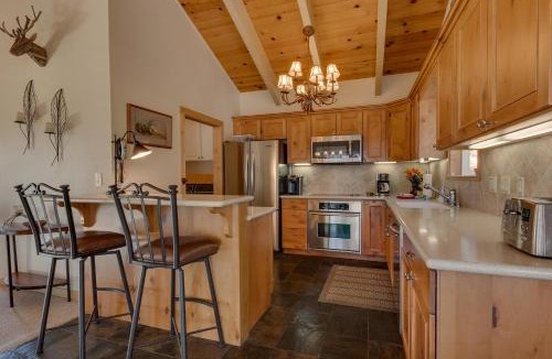Lake Forest House | Lake Haven at Dollar Point - Spacious 4 BR w Lake Views, Sauna, Near Ski Resorts!