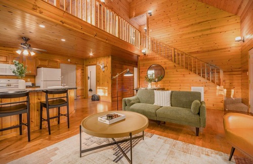Greers Ferry Cabin | Lake Haven - Cozy Cabin Steps to the Lake