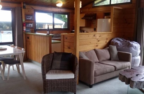 Hamurana House | Lake Haven - Lake Edge