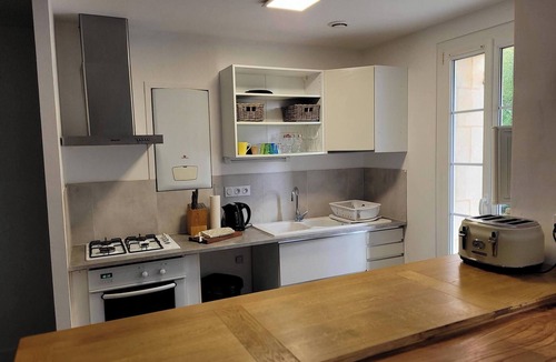 Maurens House | Lake House – A Tranquil Escape