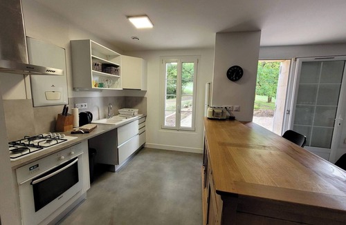 Maurens House | Lake House – A Tranquil Escape