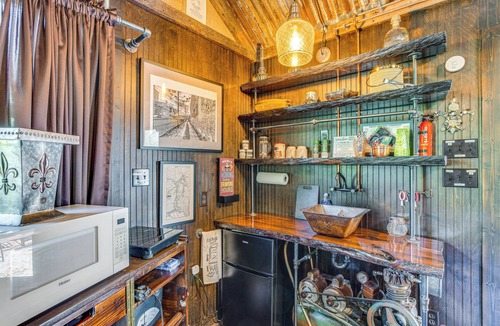 Wood County House | Lake Holbrook Waterfront Vacation Rental w/Dock!