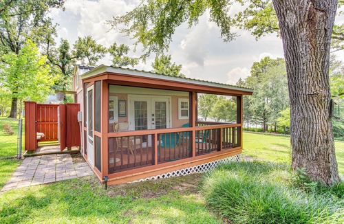 Wood County House | Lake Holbrook Waterfront Vacation Rental w/Dock!