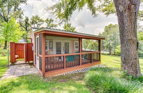 Wood County House | Lake Holbrook Waterfront Vacation Rental w/Dock!