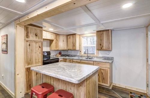 Holcombe House | Lake Holcombe Waterfront Escape