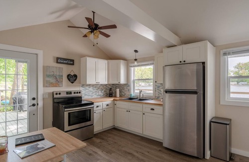 Shelbyville House | Lake home with large beautiful deck
