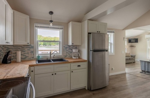 Shelbyville House | Lake home with large beautiful deck