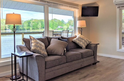 Shelbyville House | Lake home with large beautiful deck