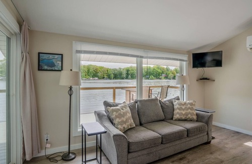 Shelbyville House | Lake home with large beautiful deck