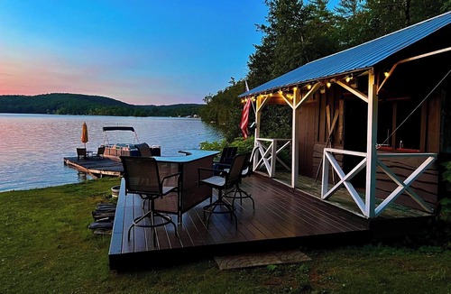 Hubbardton Cottage | Lake Hortonia 3 bedroom cottage and boat house 2 min walk to Lake.