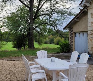 Maurens House | Lake House 10 mins from Bergerac