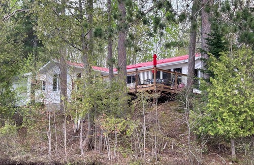 Purdy Cottage | Lake House Barry's Bay