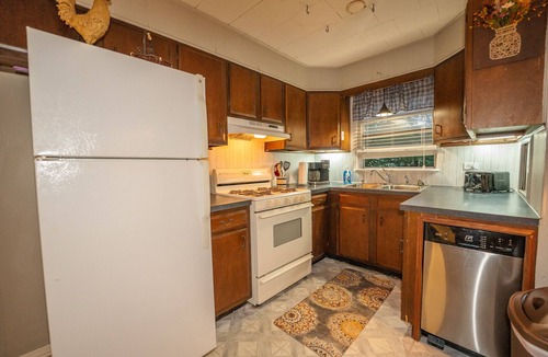 Twin Lake Cottage | Lake House-Beach-Kayaks-Lake View