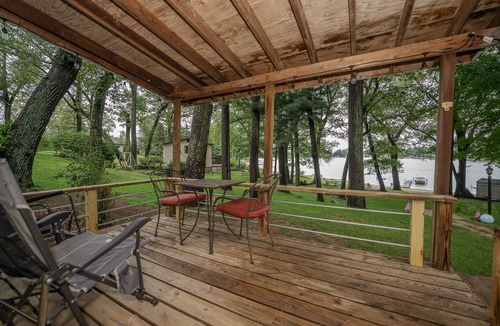 Twin Lake Cottage | Lake House-Beach-Kayaks-Lake View