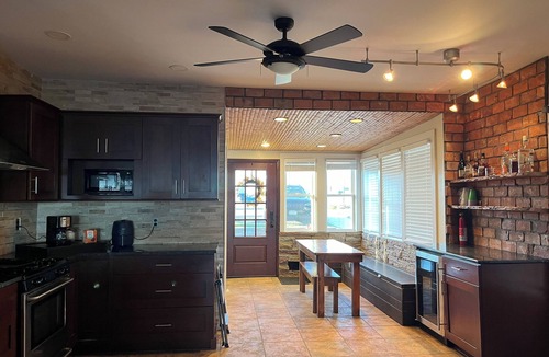 Sea Breeze House | Lake House Beachfront Hot Tub - Irondequoit, NY