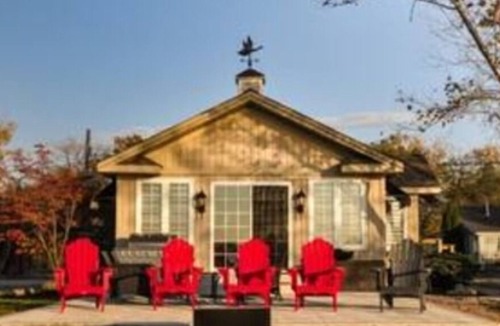 Boblo Island House | Lake House
