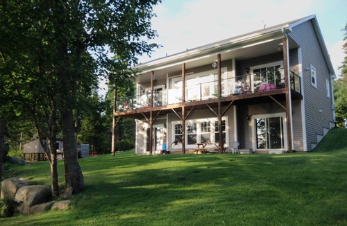 Musquodoboit Harbour House | Lake house
