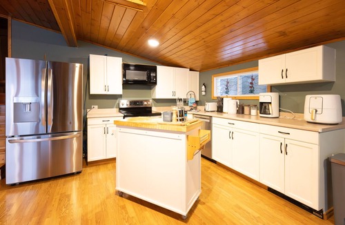 Kaministiquia House | Lake House