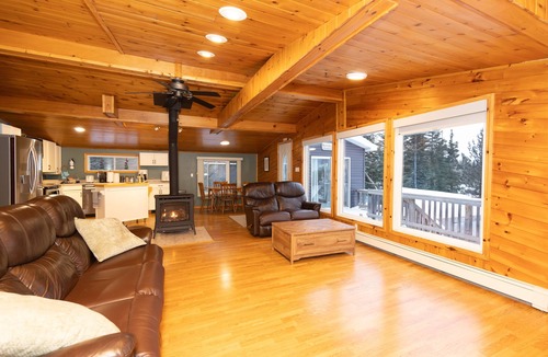 Kaministiquia House | Lake House
