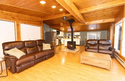 Kaministiquia House | Lake House