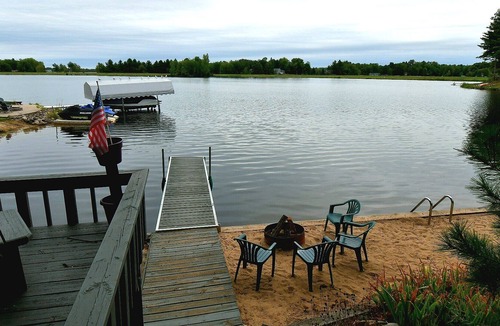 Gladwin Cottage | Lake House Escape