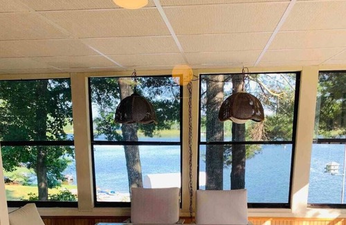 Gladwin Cottage | Lake House Escape