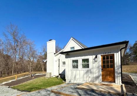Whitsett House | Lake House get away