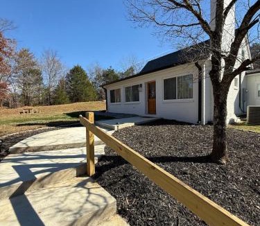 Whitsett House | Lake House get away