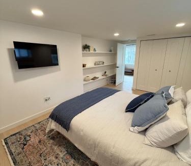 Whitsett House | Lake House get away