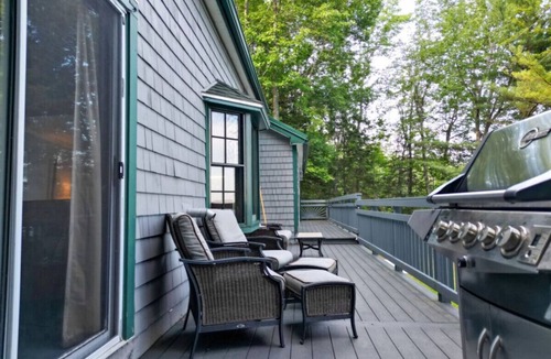 Ellsworth House | Lake House Getaway with Rustic Charm - Sleeps 11