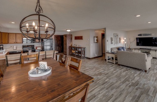 Brainerd House | Lake House/Hot Tub/Fire Pit/Game Room/Food/Golf/Shopping/Swimming