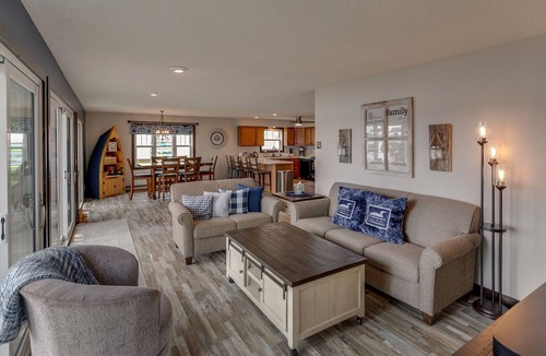 Brainerd House | Lake House/Hot Tub/Fire Pit/Game Room/Food/Golf/Shopping/Swimming
