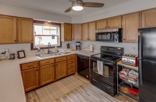 Brainerd House | Lake House/Hot Tub/Fire Pit/Game Room/Food/Golf/Shopping/Swimming