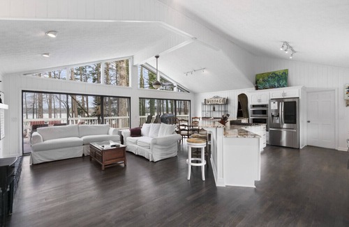 Cumming House | Lake House · Lanier Lake House