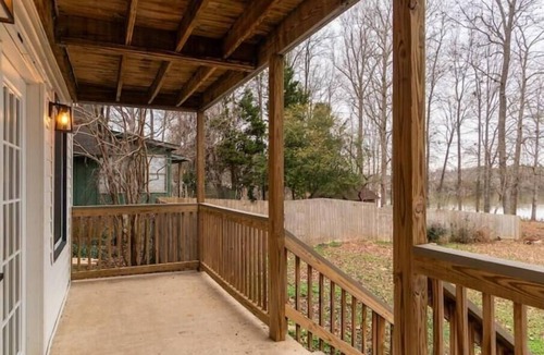 Burlington House | Lake House on Hickory Nut Point