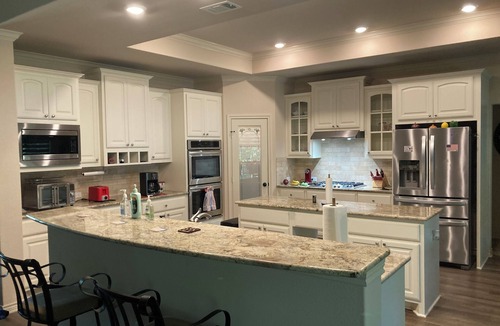 Streetman House | LAKE HOUSE on Richland Chambers. 3br 3 bath with boat dock. Secluded property