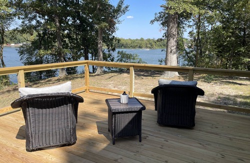 Centralia House | Lake house on the point with beautiful lake views!