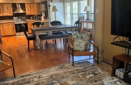 Goodrich House | Lake House Retreat-Magical Stay For All Ages-Boats, Firepit, Hammocks and More