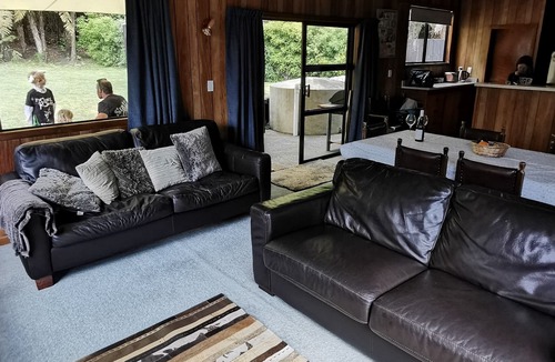 Rotoma House | Lake House @ Rotoehu