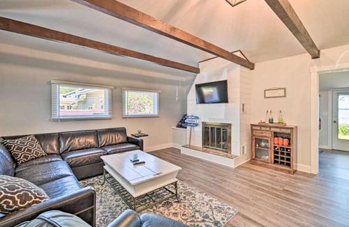 Stoughton House | Lake House-Stoughton