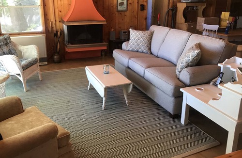 Mount Vernon Cottage | Lake House Summer Getaway