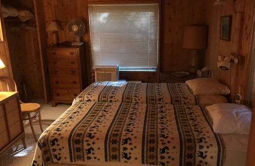 Mount Vernon Cottage | Lake House Summer Getaway