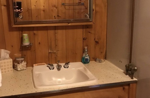 Mount Vernon Cottage | Lake House Summer Getaway