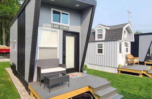 Lakeside Apartment | Lake House - Tiny Digs Lakeshore