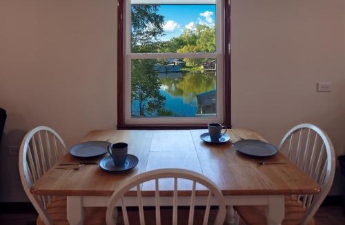 Goodsprings House | Lake House