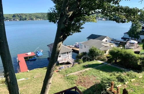 Hopatcong House | Lake house